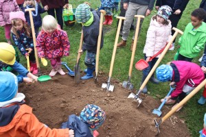 1. Spatenstich neue Kita Goßfelden 3.11.2017, Foto Rainer Kieselbach